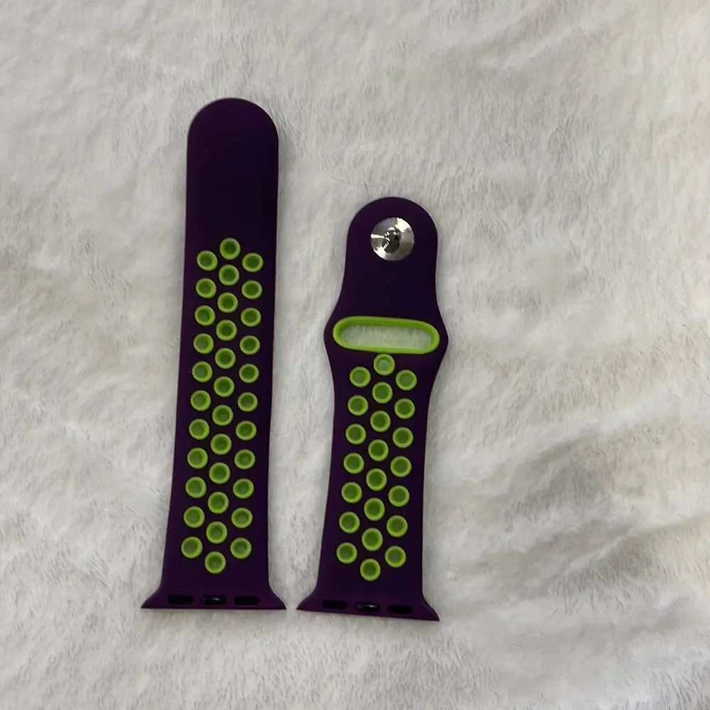 NWOT Apple Watch sports band (38/40)